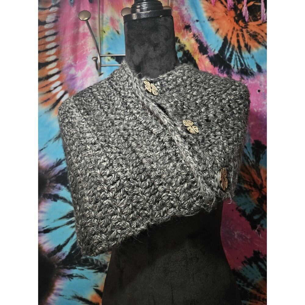 Womens Hand Knitted Chunky Knit Crowl Scarf In Gray Tones With Flower Buttons